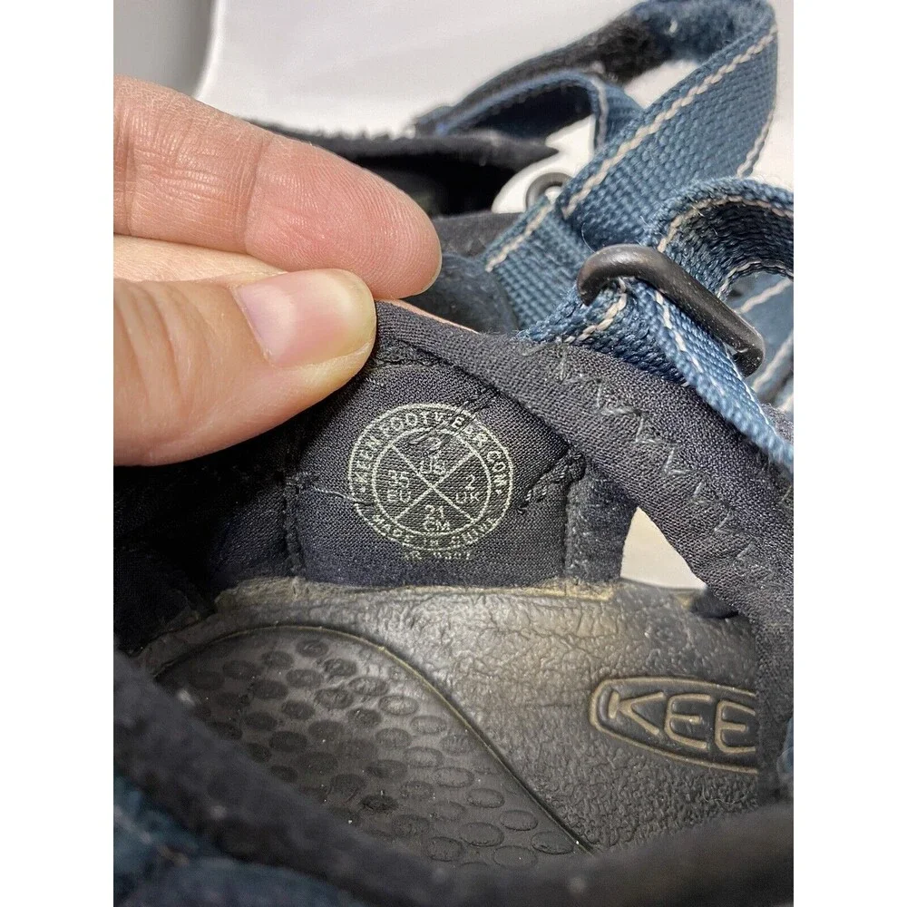 Keen Big Kids Newport H2 Waterproof Hiking Sandals Blue Black Closed Toe Size 3